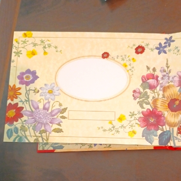 Classic Floral Photograph Album - Pink and Cream - Picture 4 of 6